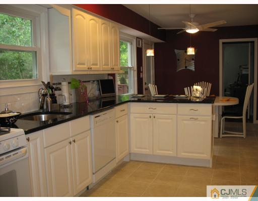 47 Clearview Road East Brunswick, NJ 08816 - Photo 3 of 10 Gallery Image 3