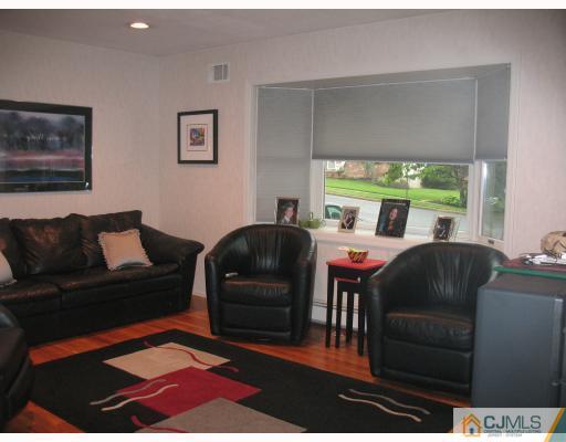 47 Clearview Road East Brunswick, NJ 08816 - Photo 5 of 10 Gallery Image 5