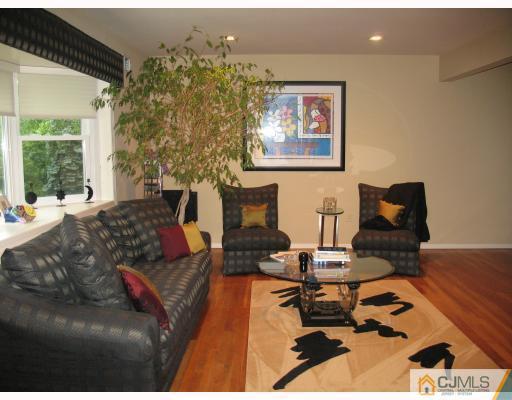 47 Clearview Road East Brunswick, NJ 08816 - Photo 6 of 10 Gallery Image 6