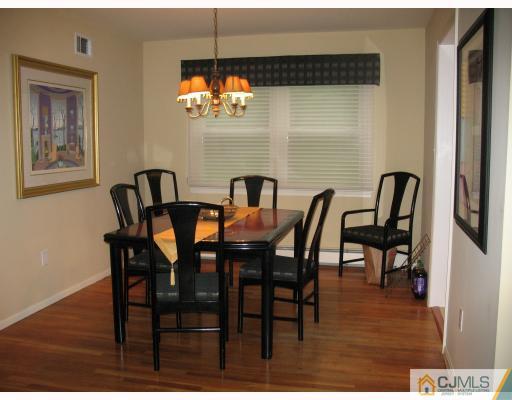 47 Clearview Road East Brunswick, NJ 08816 - Photo 7 of 10 Gallery Image 7