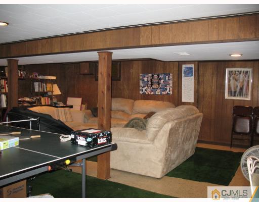 47 Clearview Road East Brunswick, NJ 08816 - Photo 9 of 10 Gallery Image 9