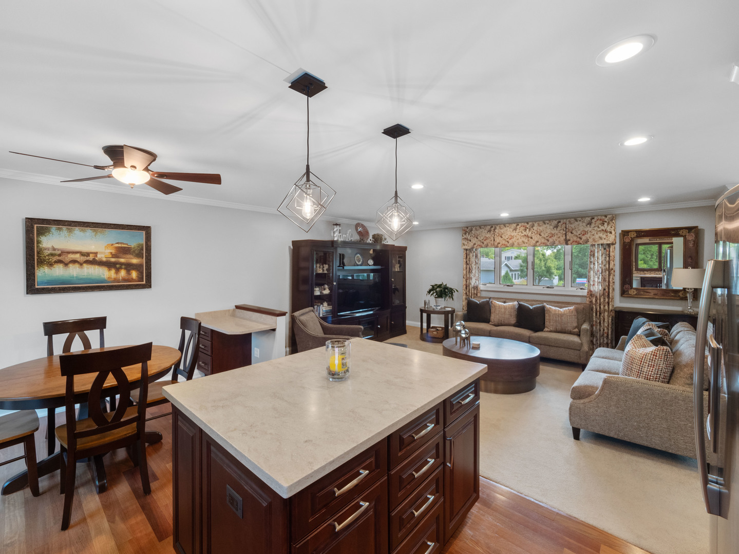 1012 Cheltenham Road Elk Grove Village, IL 60007 - Photo 12 of 50 Gallery Image 12