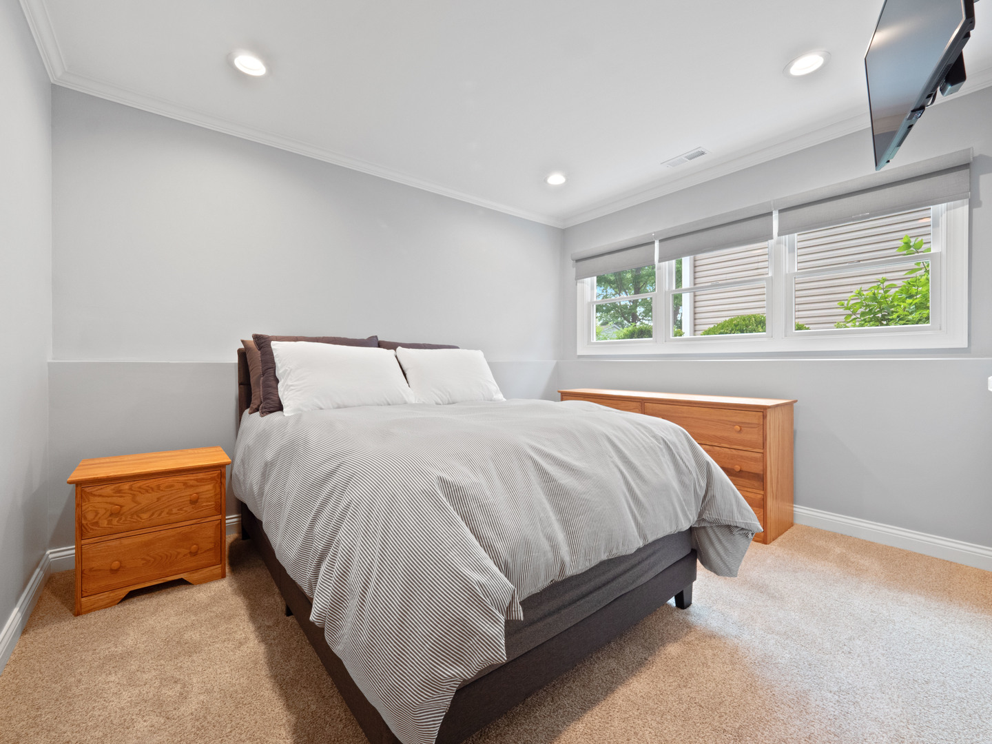 1012 Cheltenham Road Elk Grove Village, IL 60007 - Photo 27 of 50 Gallery Image 27