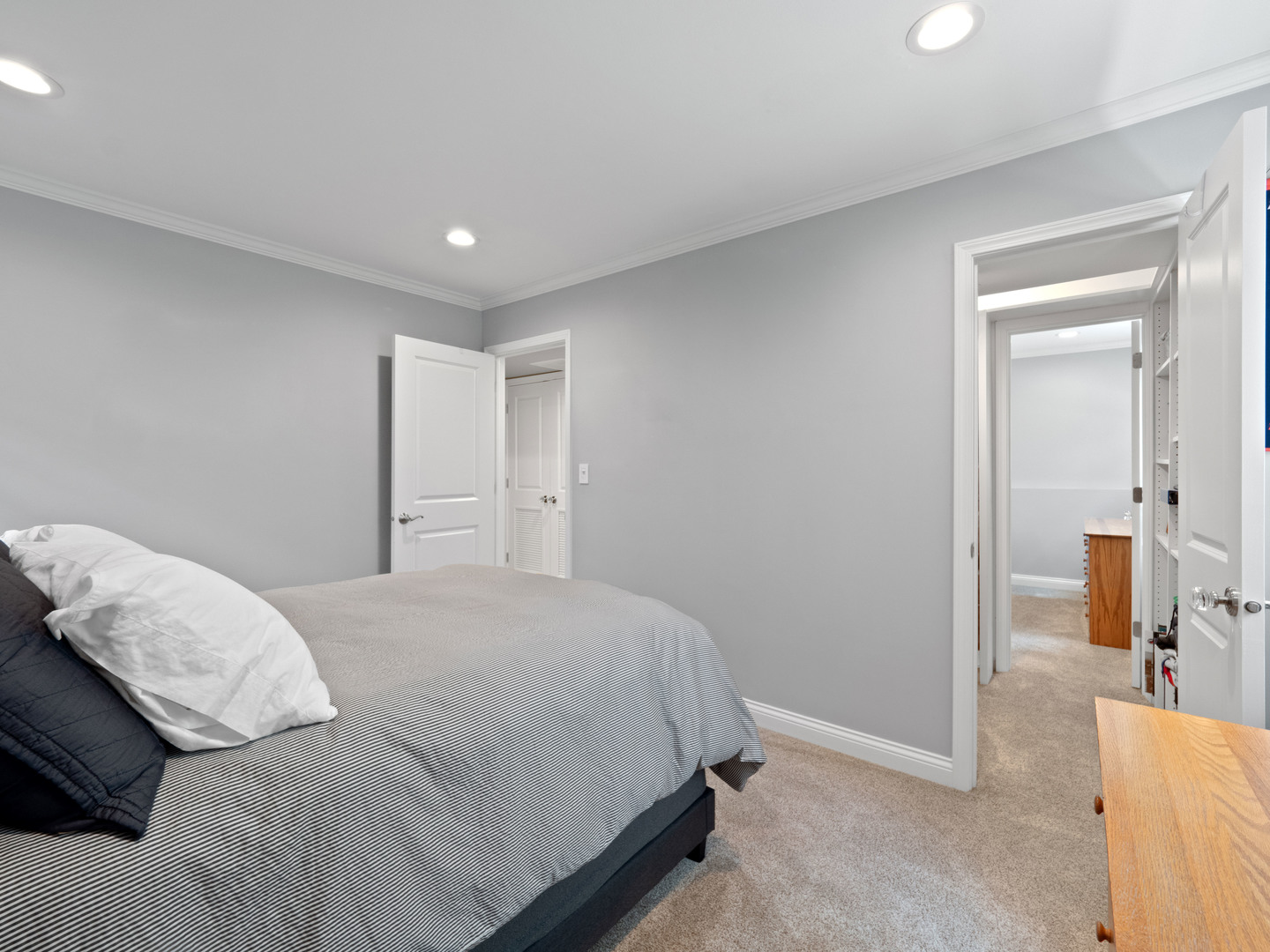 1012 Cheltenham Road Elk Grove Village, IL 60007 - Photo 29 of 50 Gallery Image 29