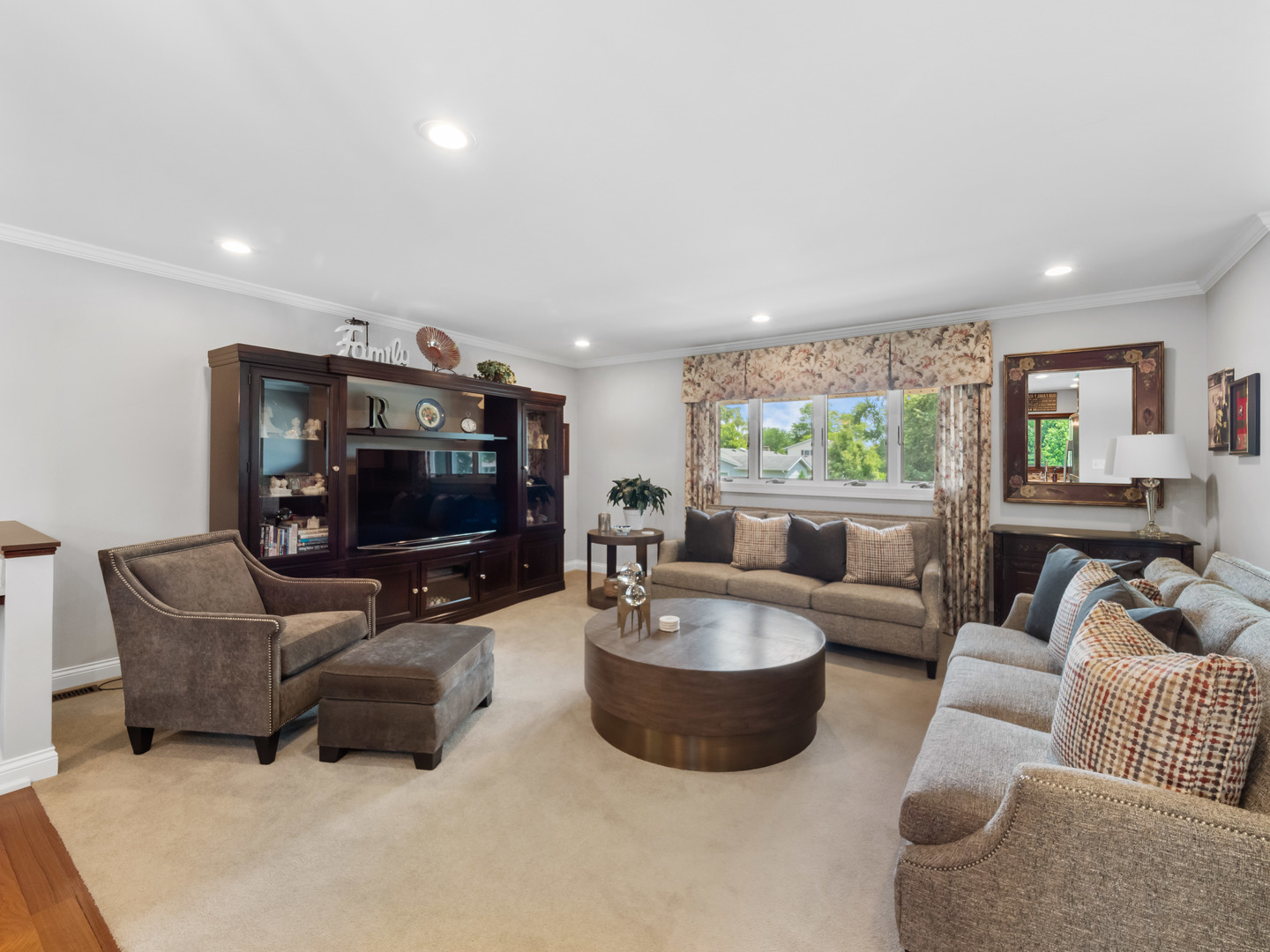 1012 Cheltenham Road Elk Grove Village, IL 60007 - Photo 9 of 50 Gallery Image 9