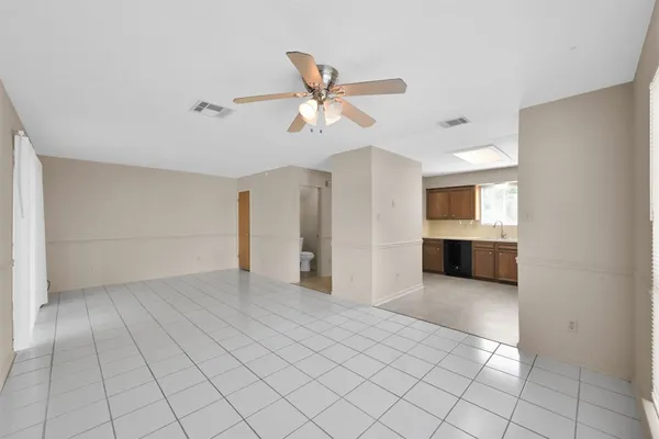 $1,250 | 1603 Hazelwood Street, Unit B, Conroe, TX 77301
