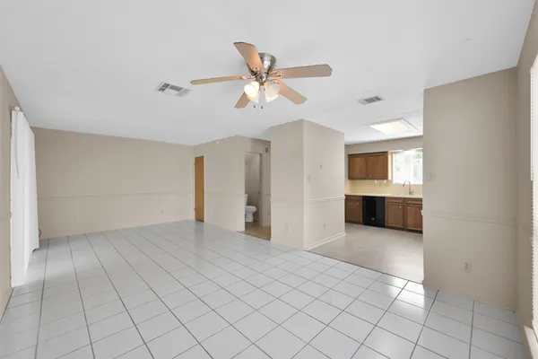 $1,200 | 1603 Hazelwood Street, Unit B, Conroe, TX 77301
