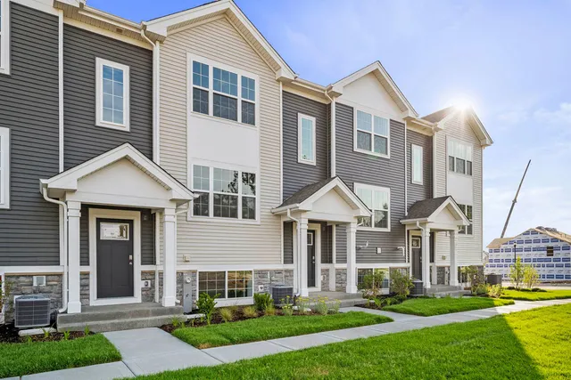 $289,990 | 879 Briar Gln Court, Hampshire, IL 60140