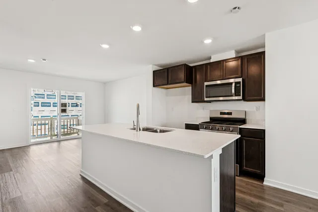 $289,990 | 879 Briar Gln Court, Hampshire, IL 60140