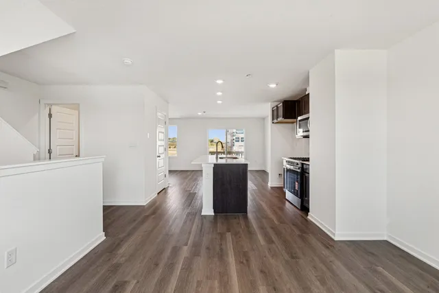 $289,990 | 879 Briar Gln Court, Hampshire, IL 60140