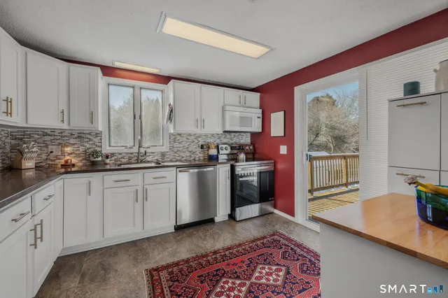 $549,900 | 315 Judson Avenue, Groton, CT 06355