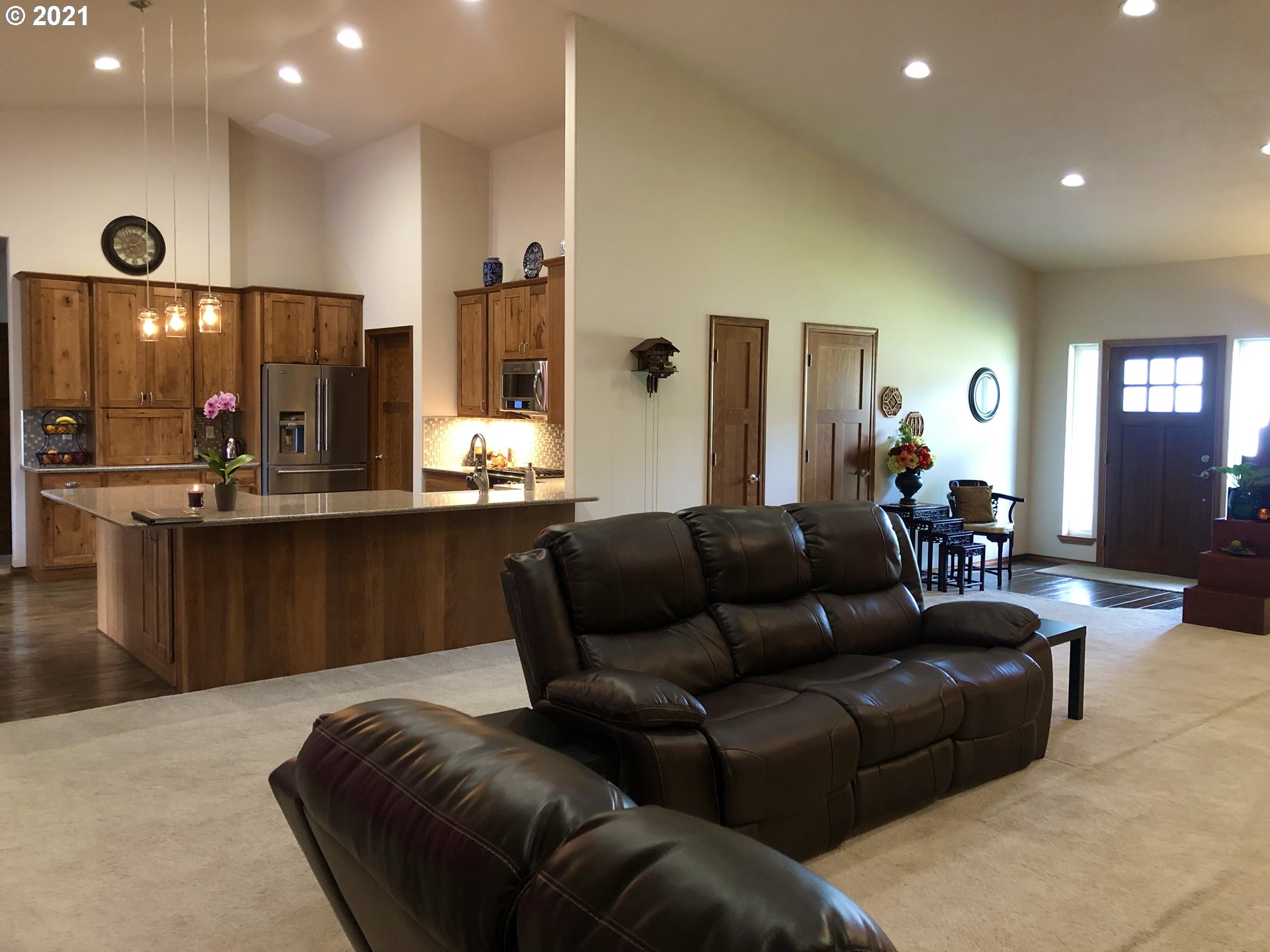 1304 Alpha Court Pendleton, OR 97801 - Photo 4 of 32 a living room with furniture and a large window