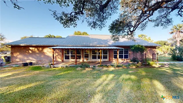 $540,000 | 234 Lakeview Drive, Victoria, TX 77905