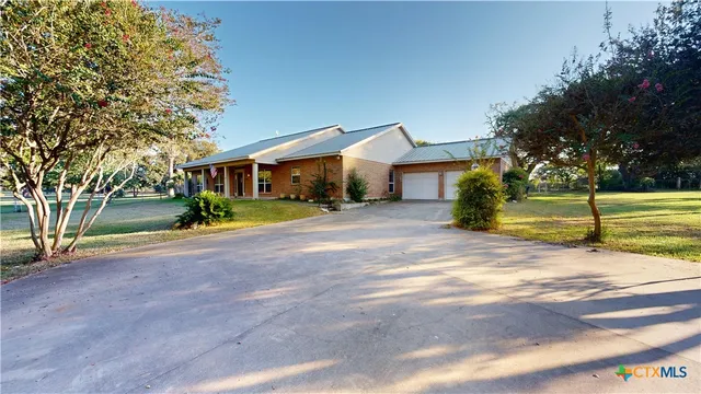 $540,000 | 234 Lakeview Drive, Victoria, TX 77905