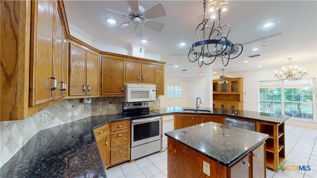 $540,000 | 234 Lakeview Drive, Victoria, TX 77905