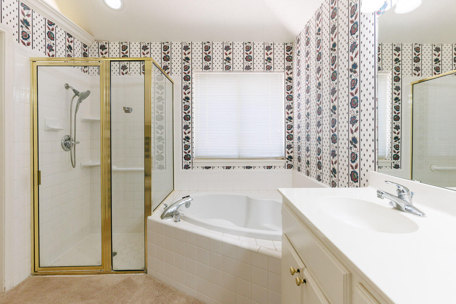 6904 Freeport Avenue Lubbock, TX 79424 - Photo 28 of 49 a bathroom with a bathtub and shower