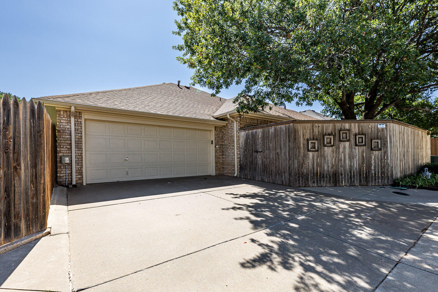 6904 Freeport Avenue Lubbock, TX 79424 - Photo 49 of 49 a backyard of a house