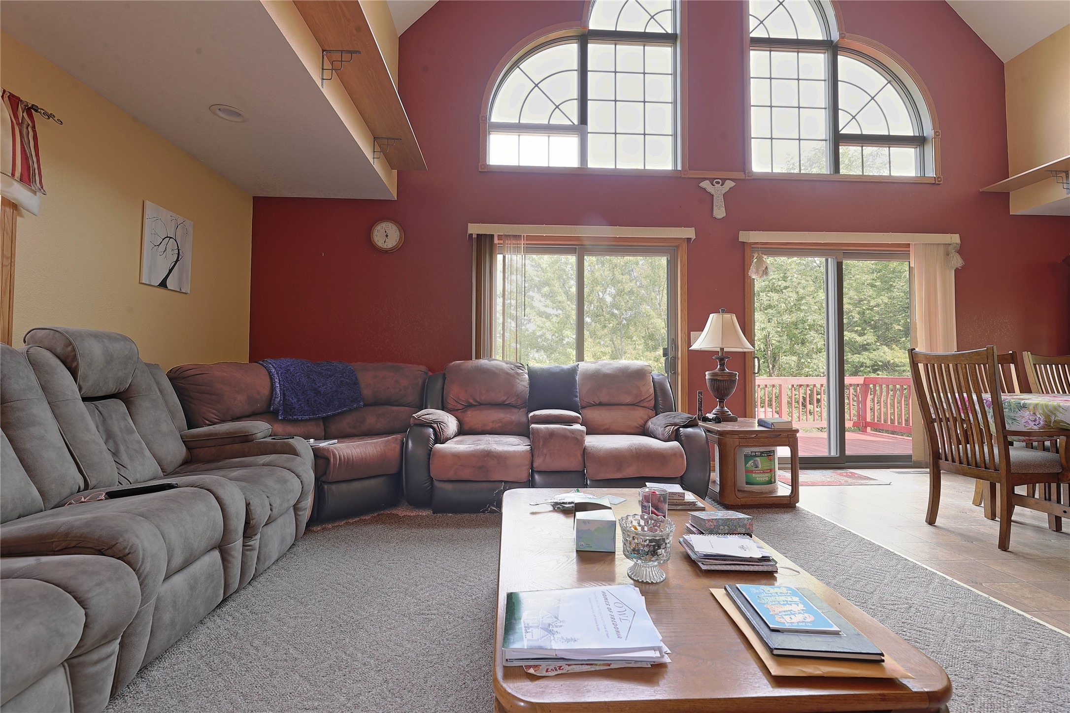 2436 Golf Club Road Erie, PA 16509 - Photo 5 of 28 Living Room