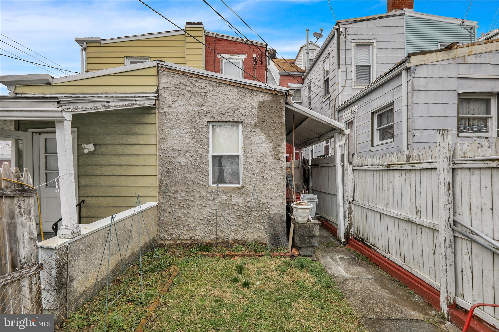 1212 Green Street Reading, PA 19604 - Photo 19 of 20 rear yard- covered porch