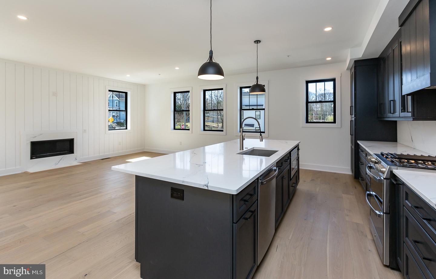 981 Henry Avenue Wayne, PA 19087 - Photo 7 of 32 Modern kitchen with sleek design.