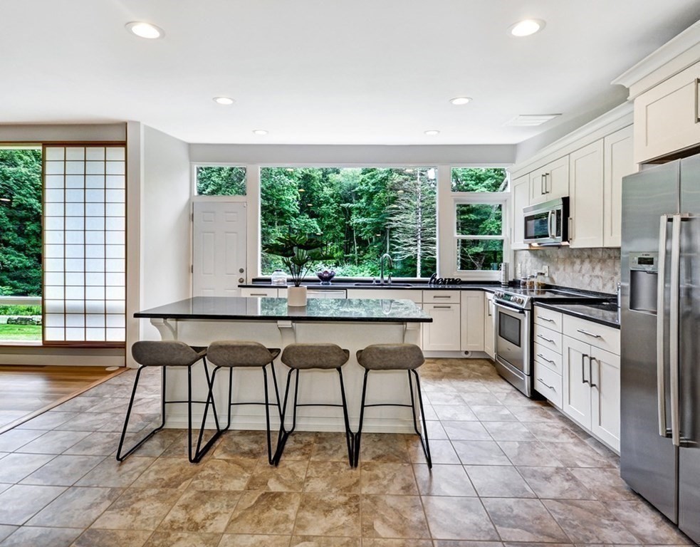 115-0 Trapelo Road Lincoln, MA 01773 - Photo 13 of 40