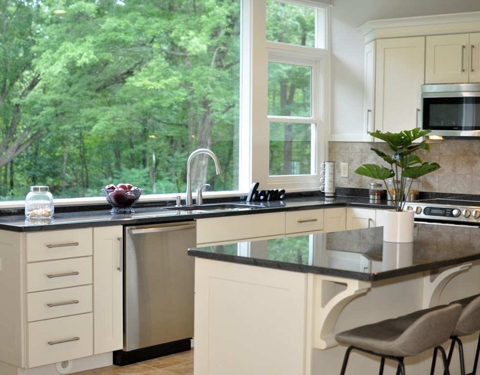 115-0 Trapelo Road Lincoln, MA 01773 - Photo 2 of 40