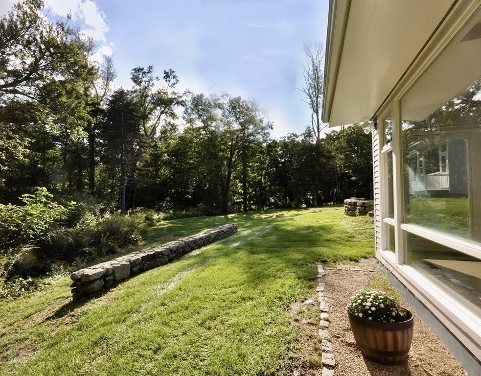 115-0 Trapelo Road Lincoln, MA 01773 - Photo 21 of 40