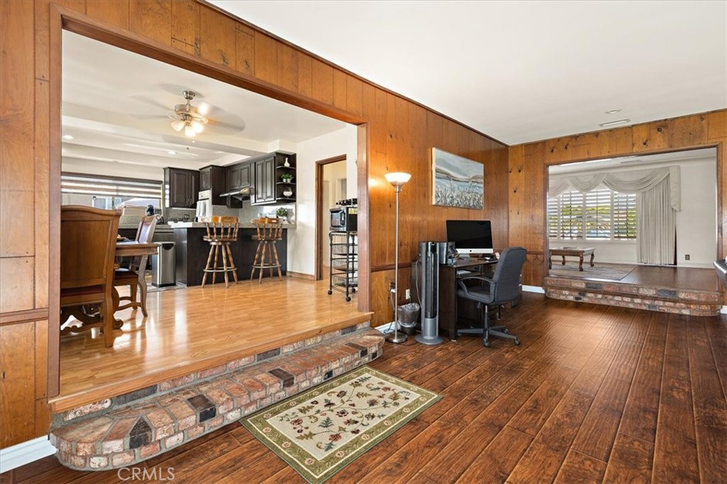 420 West Tichenor Street Compton, CA 90220 - Photo 8 of 53