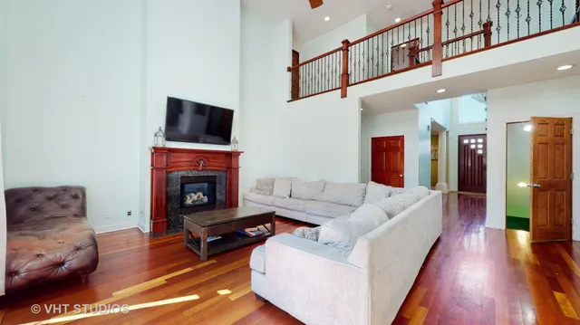 $1,250,000 | 6909 Beckwith Road, Morton Grove, IL 60053