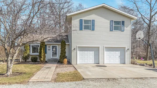 $425,000 | 2190 Carleton Avenue, Appleton, WI 54915