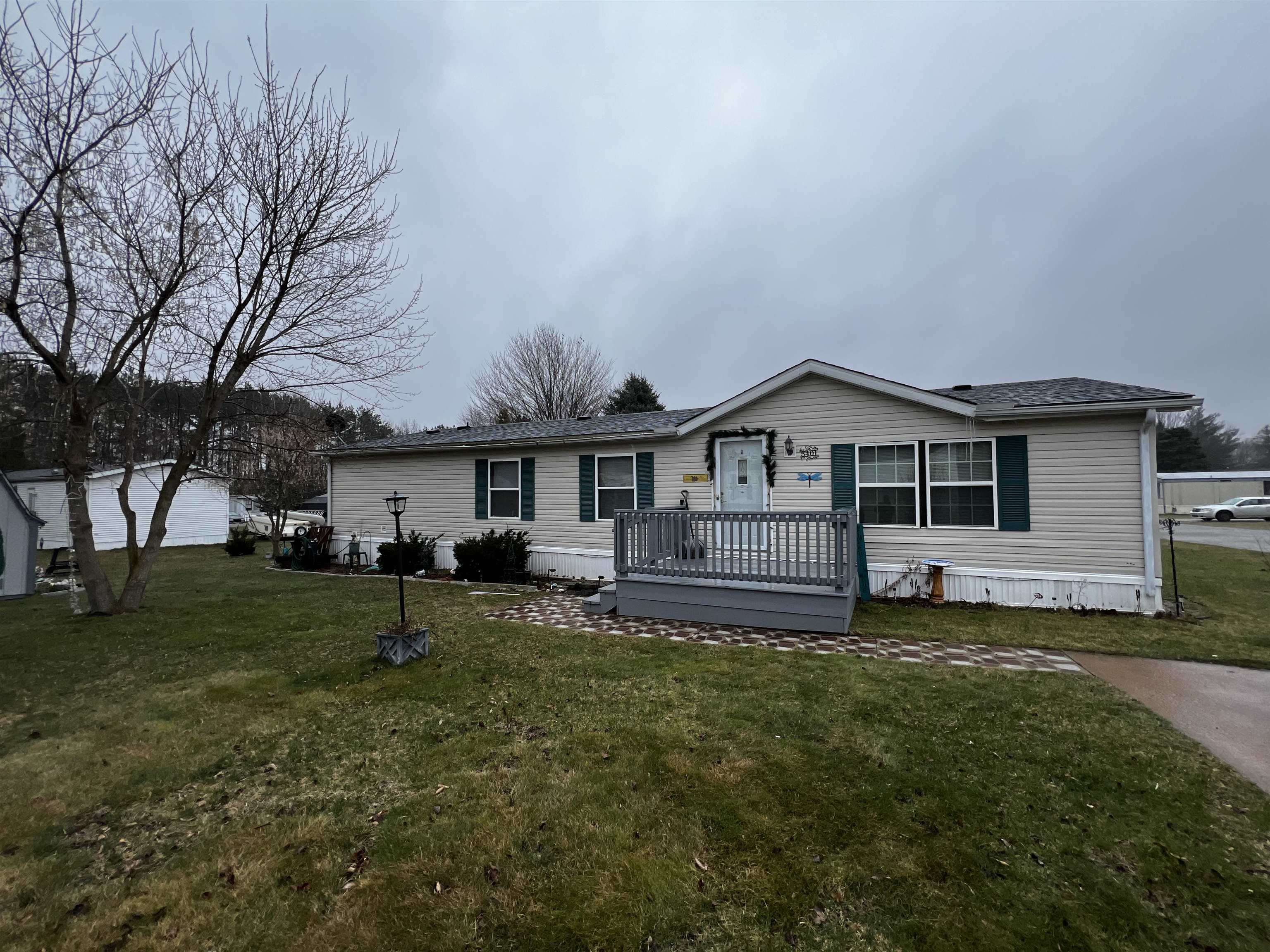 5401 Spruce Road Croswell, MI 48422 - Photo 2 of 20 50137957-38f704cc-94db-4d20-aa44-a6f25ee0a5bf.JPG