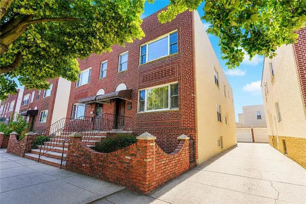 $2,388,888 | 6617 10th Avenue | Dyker Heights