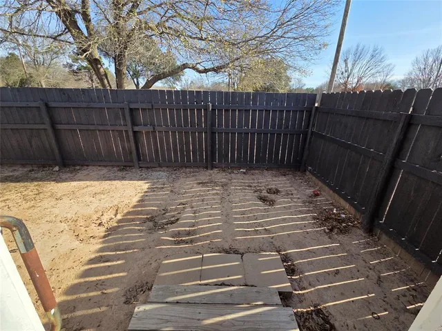 $950 | 302 Carson Circle, Gun Barrel City, TX 75156