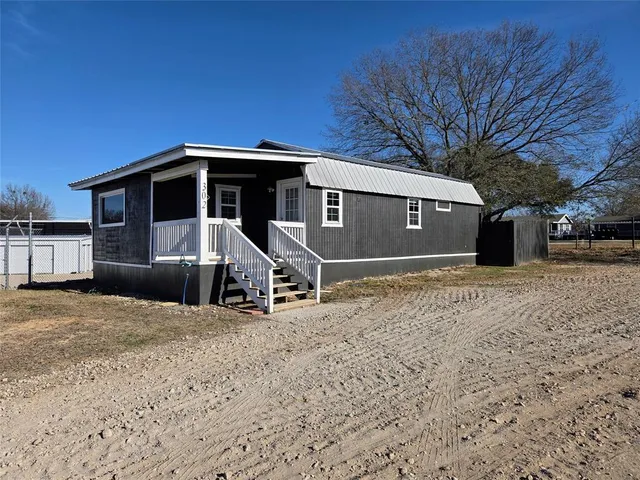 $950 | 302 Carson Circle, Gun Barrel City, TX 75156