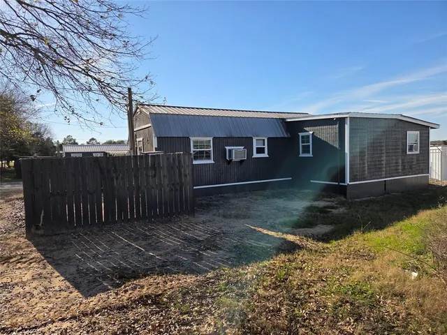 $950 | 302 Carson Circle, Gun Barrel City, TX 75156