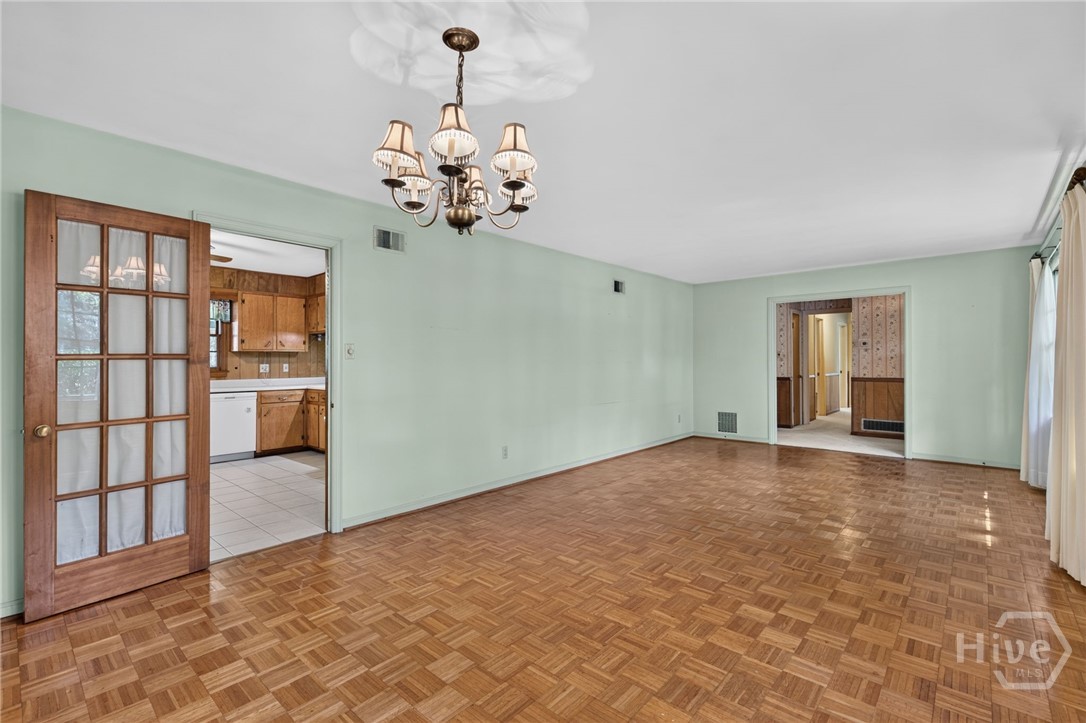 102 Devonshire Road Savannah, GA 31410 - Photo 7 of 53 Gallery Image 7