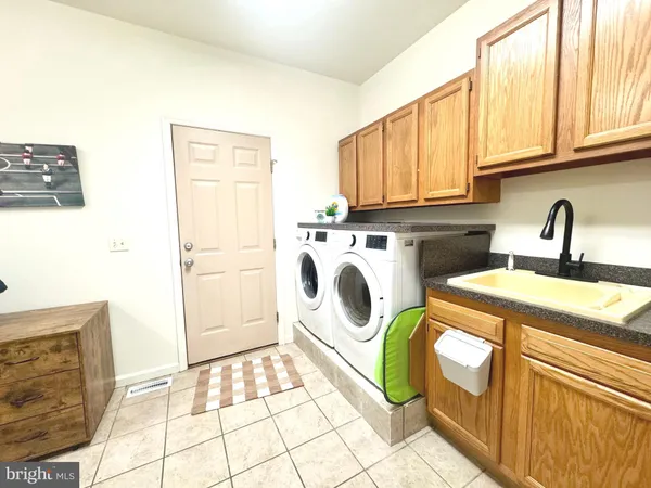 $1,299,900 | 6 Cinderberry Court, Georgetown, DE 19947