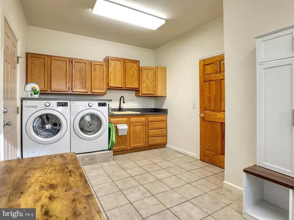 $1,299,900 | 6 Cinderberry Court, Georgetown, DE 19947