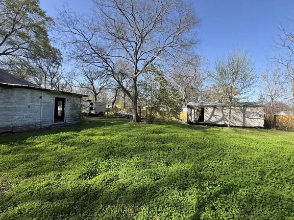 $58,199 | 332 Houston Drive, Maud, TX 75567