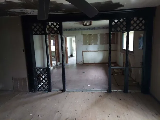 $58,199 | 332 Houston Drive, Maud, TX 75567