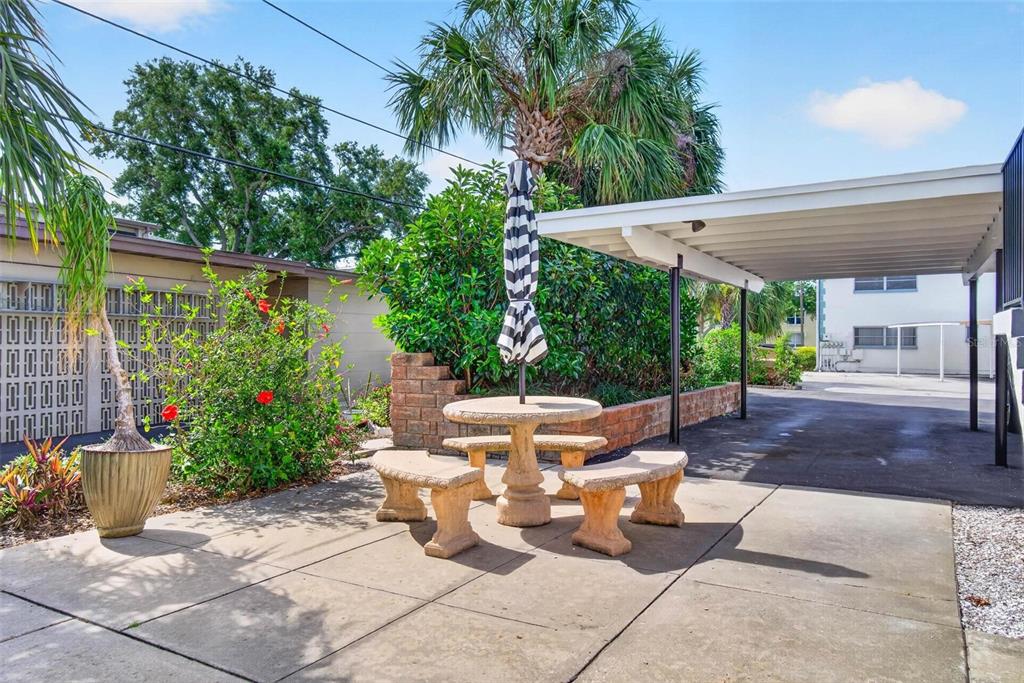 1065 Eden Isle Boulevard Northeast, Unit 2 St. Petersburg, FL 33704 - Photo 29 of 31