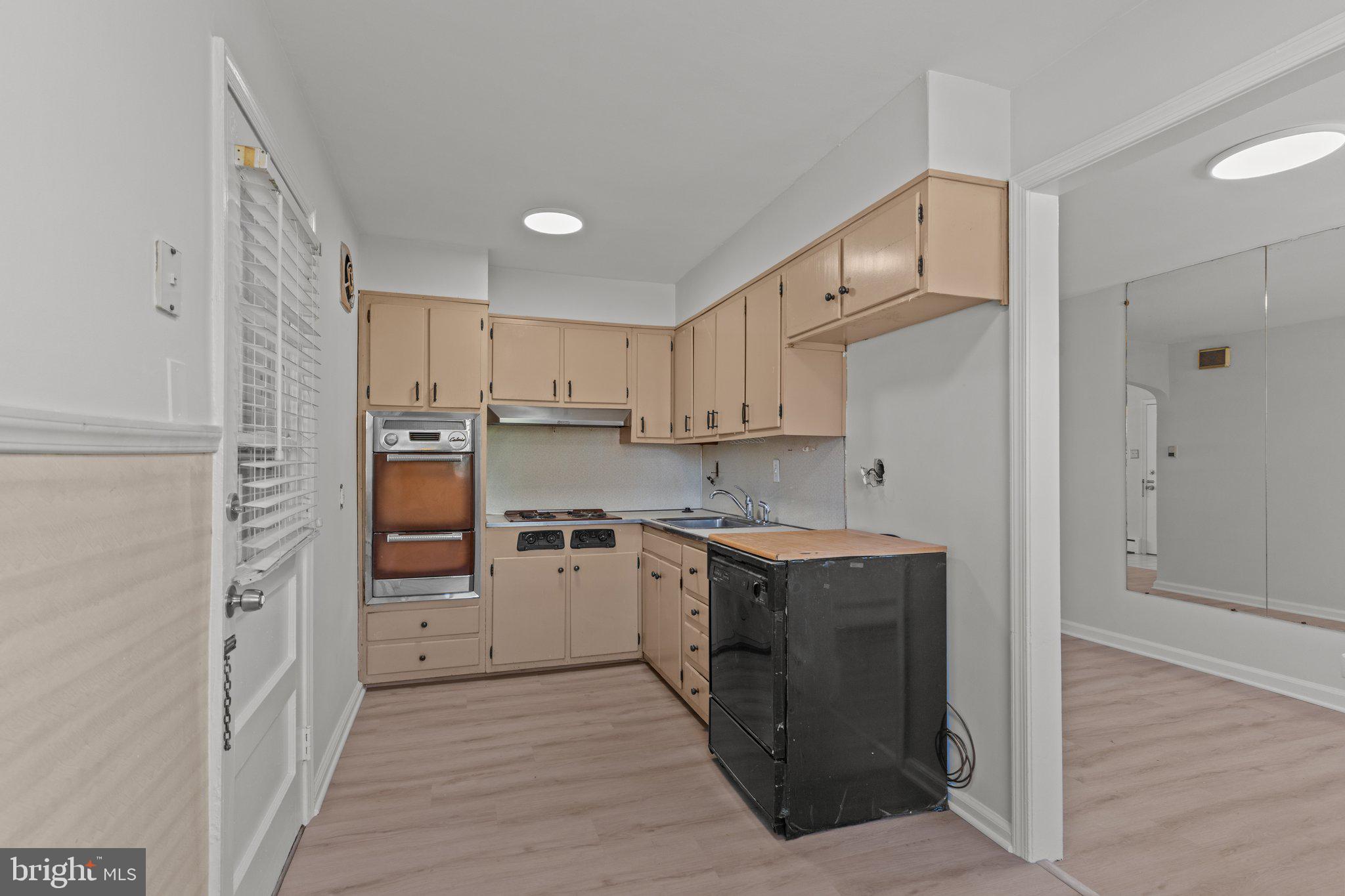 1703 Danforth Street Philadelphia, PA 19152 - Photo 8 of 27 Gallery Image 8