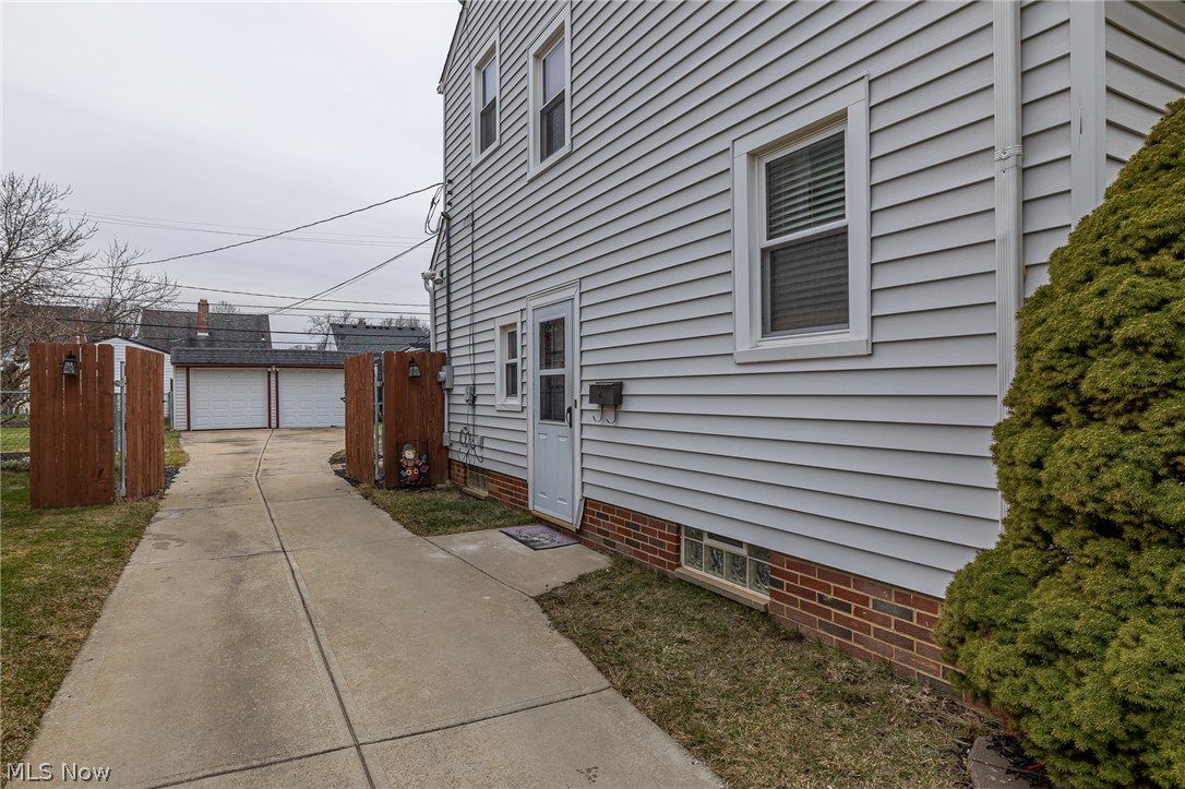 6413 Ackley Road Parma, OH 44129 - Photo 25 of 30