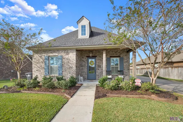 $409,000 | 15402 Green Trails Boulevard, Baton Rouge, LA 70817