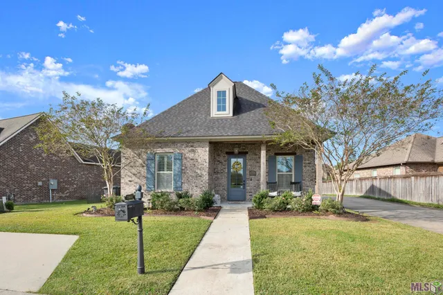 $409,000 | 15402 Green Trails Boulevard, Baton Rouge, LA 70817