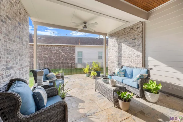 $409,000 | 15402 Green Trails Boulevard, Baton Rouge, LA 70817