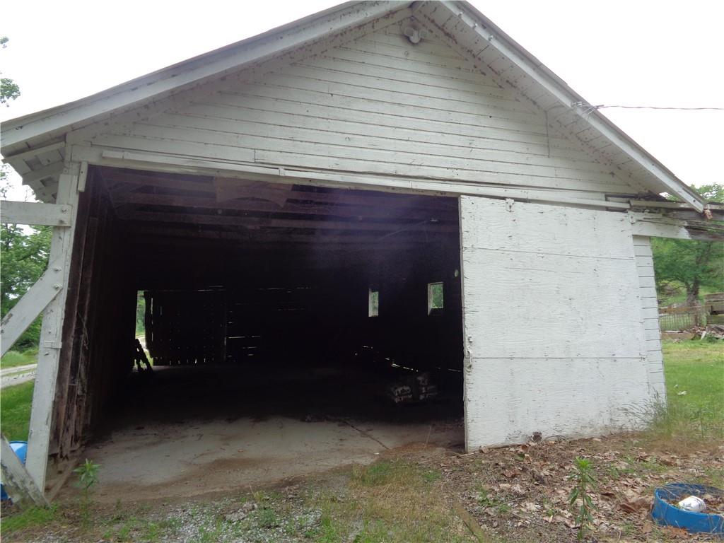 3905 Barnes Road Independence, MO 64058 - Photo 2 of 10
