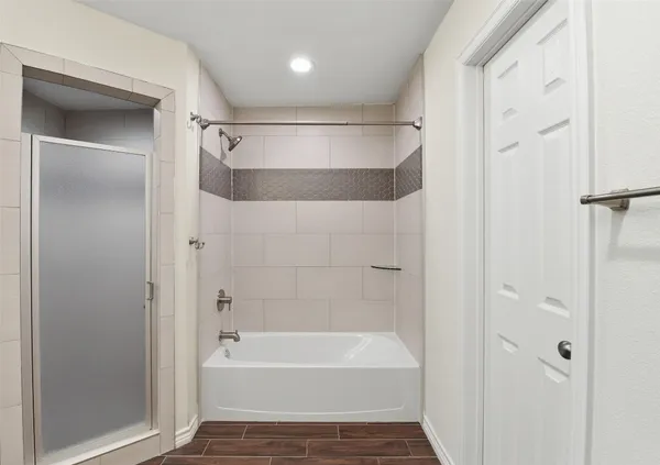 $2,950 | 14210 Briarhills Parkway, Houston, TX 77077