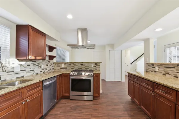 $2,950 | 14210 Briarhills Parkway, Houston, TX 77077