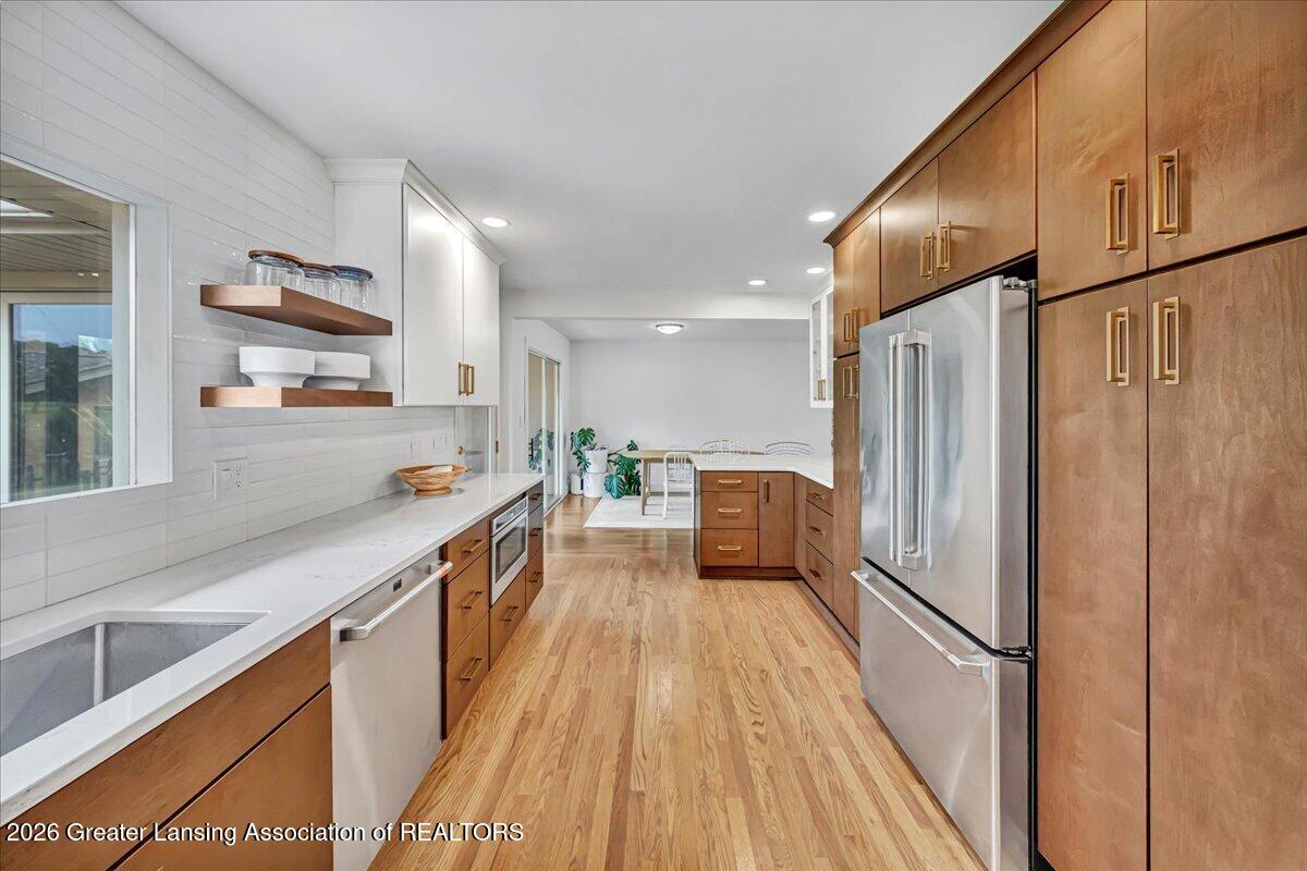 1533 Cambridge Road Lansing, MI 48911 - Photo 10 of 36 10-DSC01071